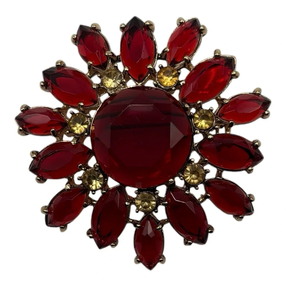 Vintage Monet Red & Amber Faceted Glass Rhinestone Starburst Brooch Gold Tone 2
